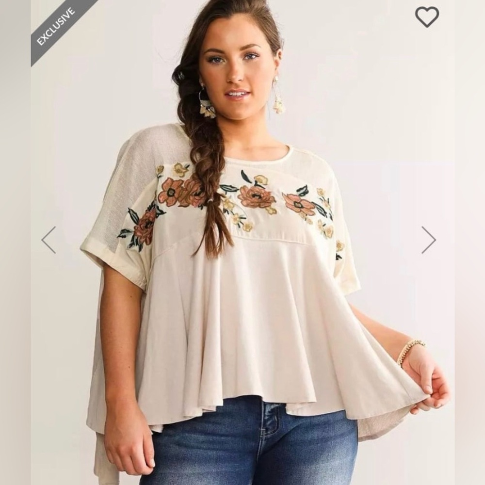Gimmicks by BKE size M exclusive top embroidered cropped boho floral flowy